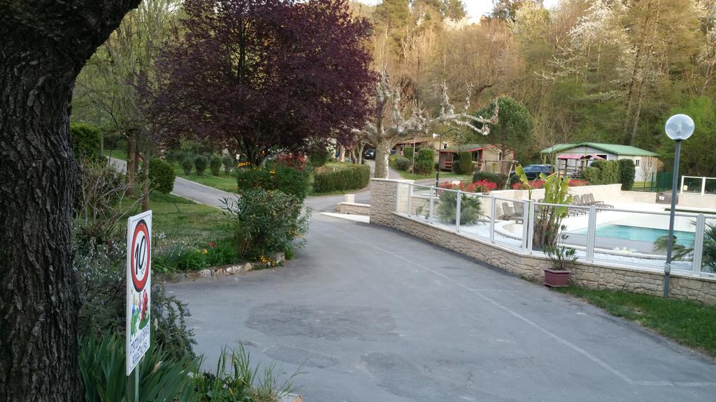 Camping Les Sources Saint-Jean-du-Gard Esterno foto